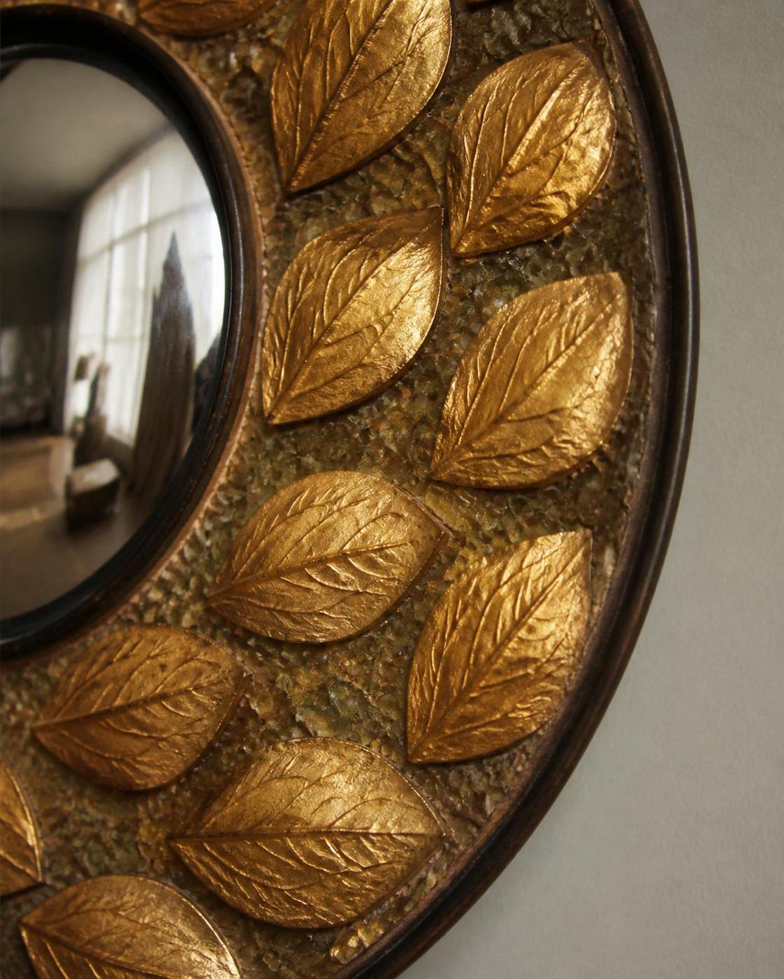 découvrez l'histoire fascinante du miroir line vautrin, apprenez à évaluer sa valeur et maîtrisez les techniques pour authentifier cette pièce exceptionnelle.