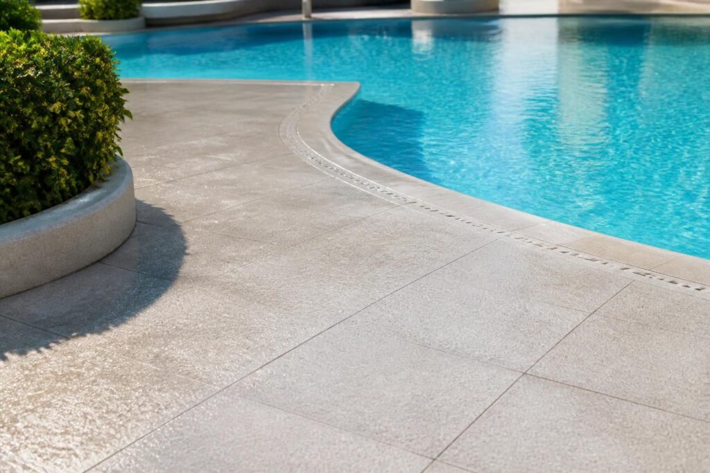 découvrez tout sur la sécurité autour du bassin avec notre guide complet sur le carrelage antidérapant pour plage de piscine, incluant les prix et les normes à respecter pour un espace sûr et esthétique.